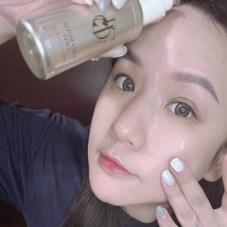 ✨【美妝保養】小金靈降臨!閨泌 靈芝漢芳雙重賦活精華液 深度開箱,一抹開啟肌膚的高級濾鏡光!💖
